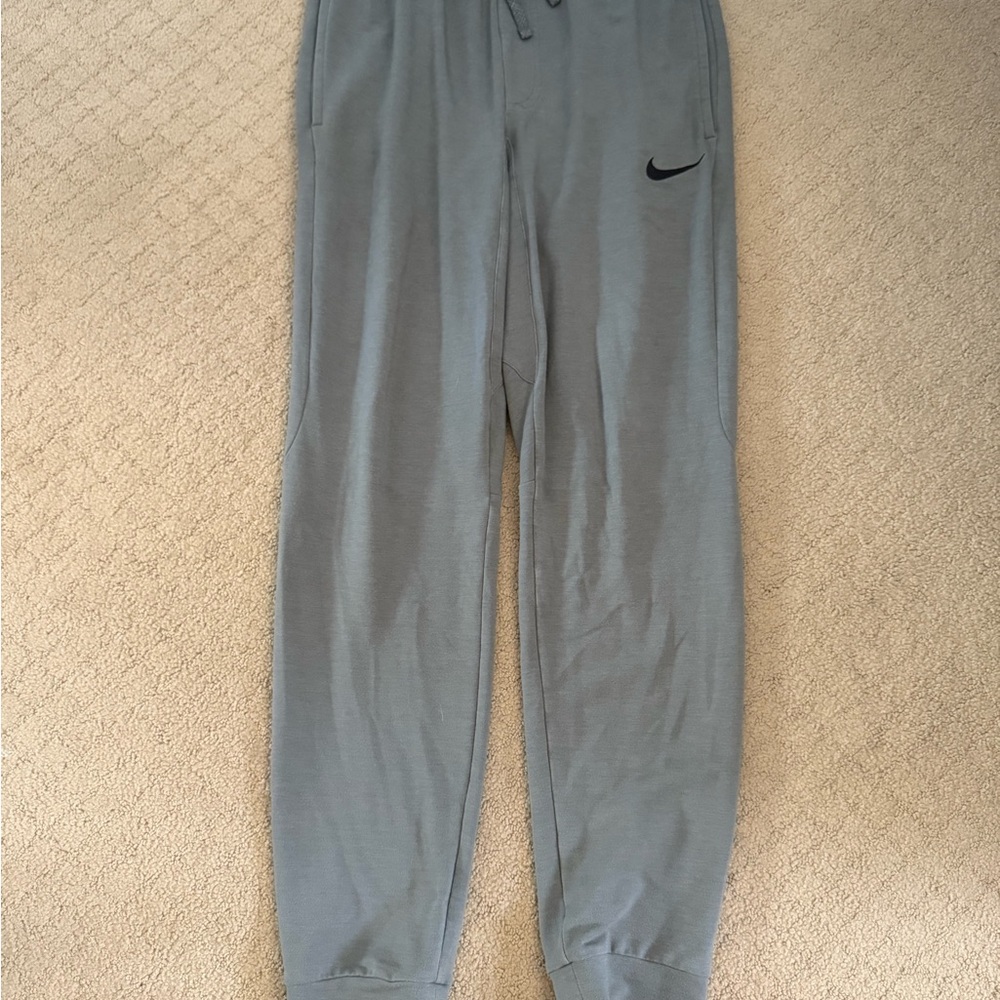 Nike Men's Gray Sweatpants